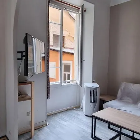 Апартаменты Charming 40 M Center *