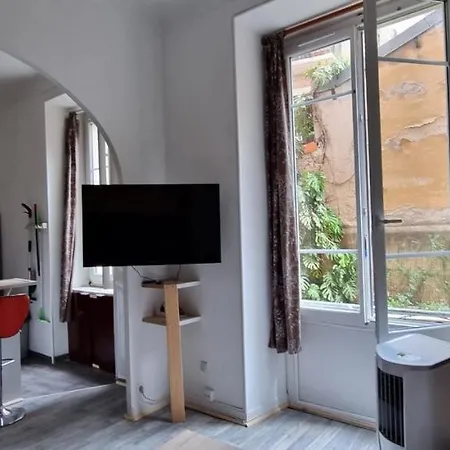 Charming 40 M Center * Nizza