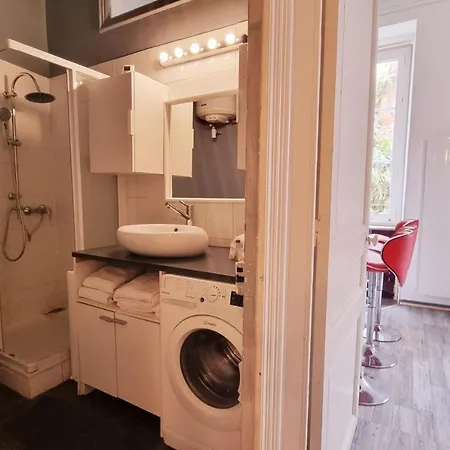 Апартаменты Charming 40 M Center Ницца