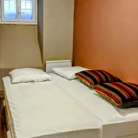 Charming 40 M Center *