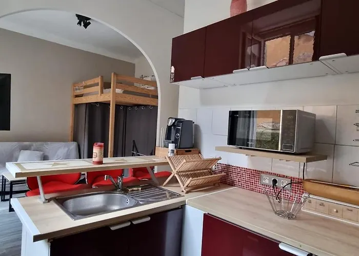 Charming 40 M Center Apartment *